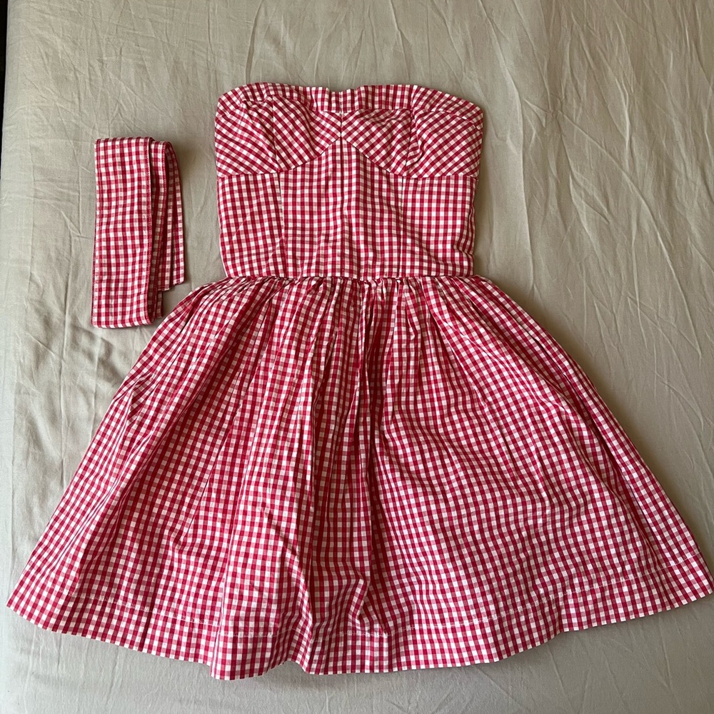100% cotton A&F dress with belt. Cute color and great quality.